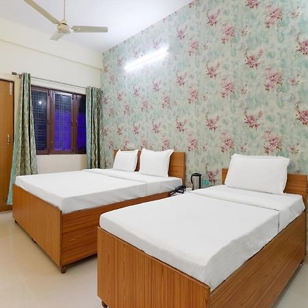 Oyo 84661 Lakshmi Home Stay Jhajra Ngoại thất bức ảnh
