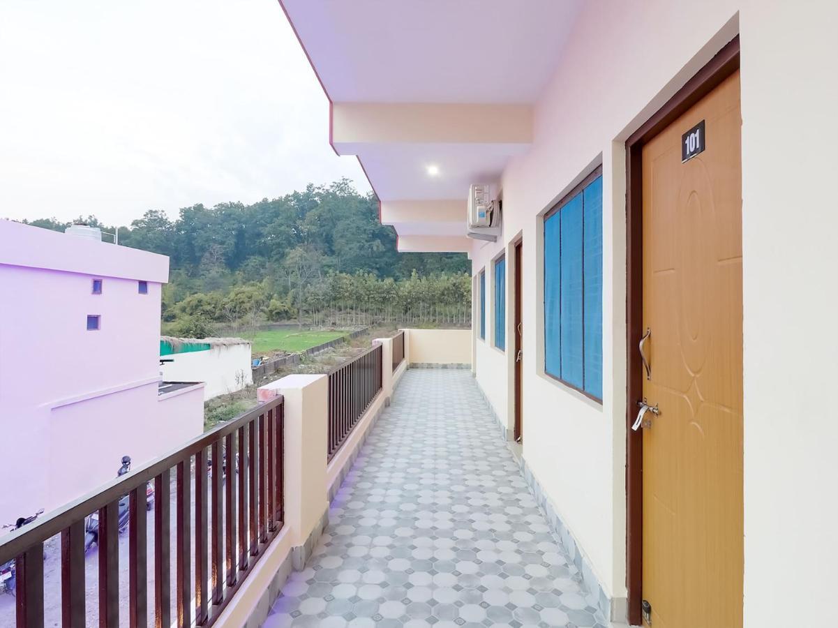 Oyo 84661 Lakshmi Home Stay Jhajra Ngoại thất bức ảnh