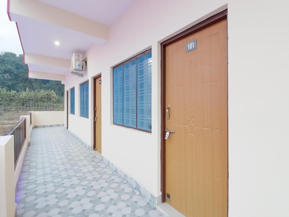 Oyo 84661 Lakshmi Home Stay Jhajra Ngoại thất bức ảnh