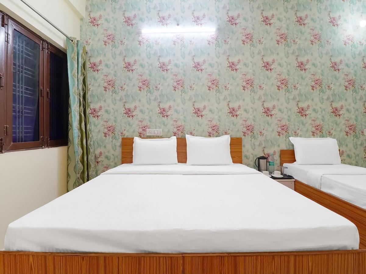Oyo 84661 Lakshmi Home Stay Jhajra Ngoại thất bức ảnh